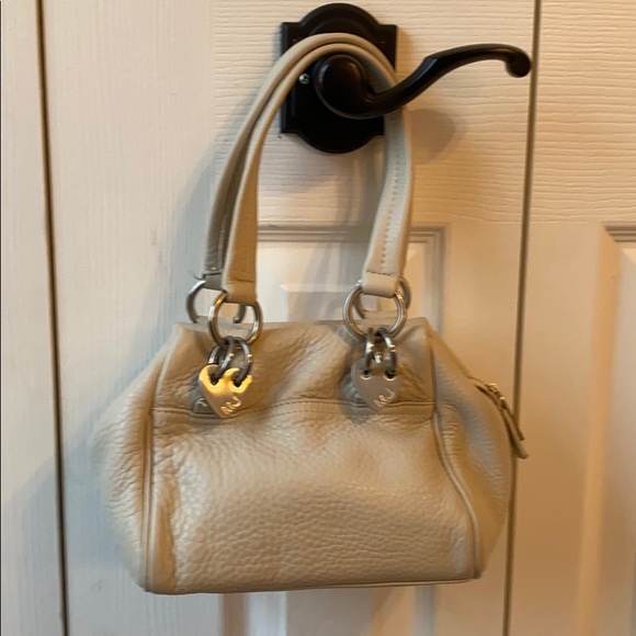 Marc Jacobs Handbags - Cream colored Marc Jacobs Purse Marc Jacobs Handbags - Cream colored Marc Jacobs Purse
